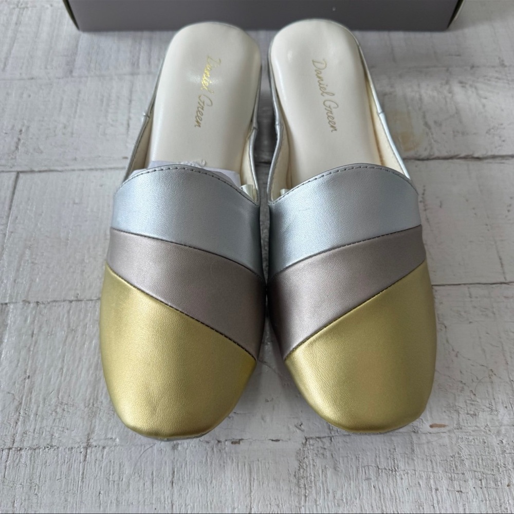 Daniel Green Denise Wedge Slippers NEW size 7 Metallic House Shoes‎ Mules - Picture 2 of 10